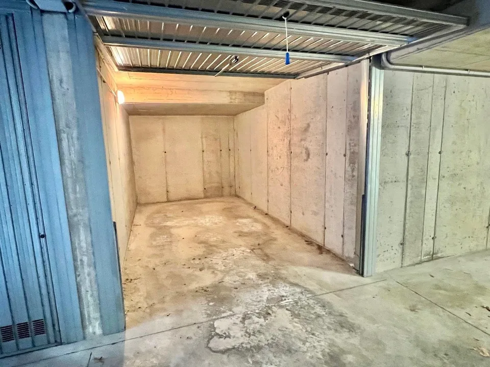 Schöne 3-Zimmer-Wohnung auf 2 Etagen mit Terrasse, Pool, Garage, Garten und Seeblick – Foto 11 von 13