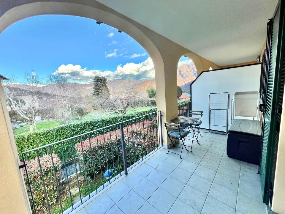 Schöne 3-Zimmer-Wohnung auf 2 Etagen mit Terrasse, Pool, Garage, Garten und Seeblick – Foto 9 von 13