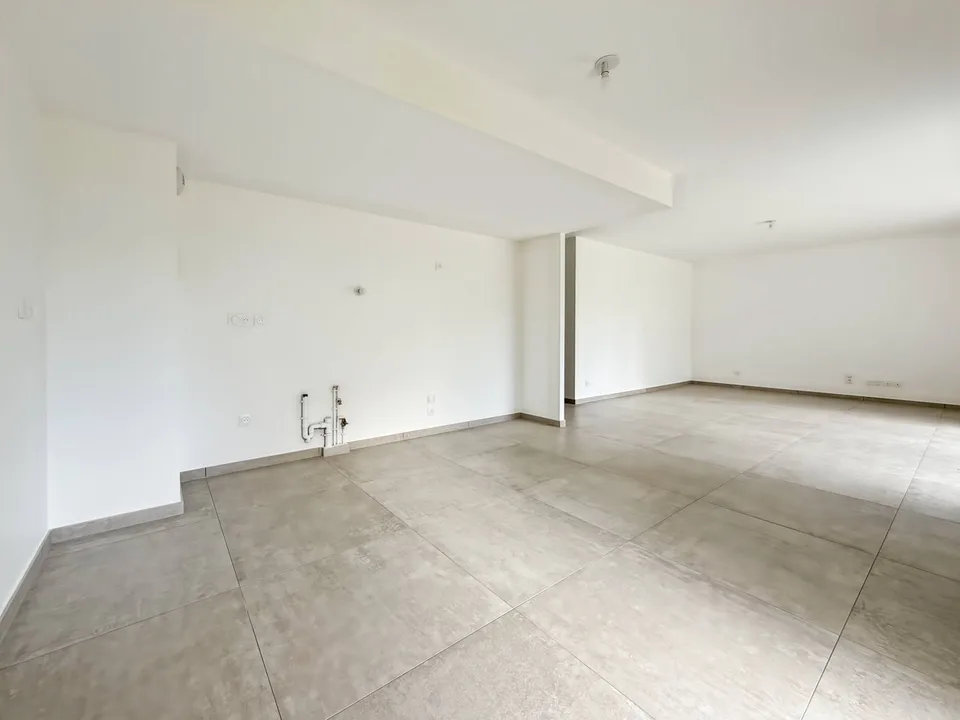 Appartement terrasse de 5 pièces à Divonne-les-Bains - 108m2 - jardin, cave, double garage