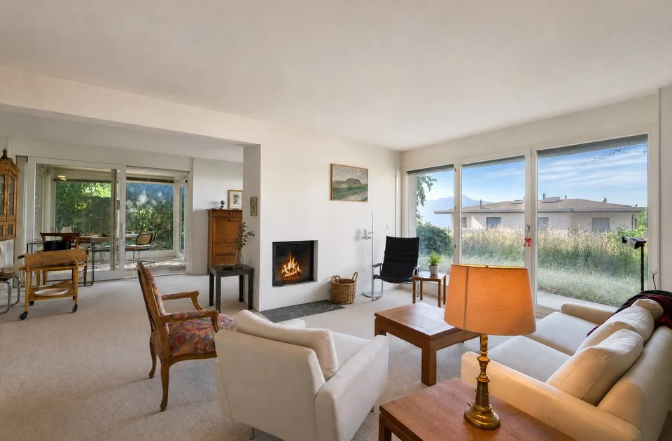 Rara villa a schiera con vista impareggiabile sul lago, nel cuore di un quartiere residenziale