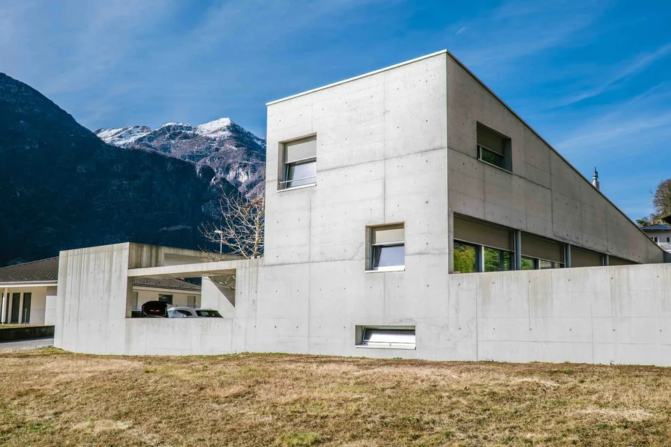 Villa moderne et spacieuse de 5.5 pièces dans un quartier calme à Cresciano – photo 18 sur 46