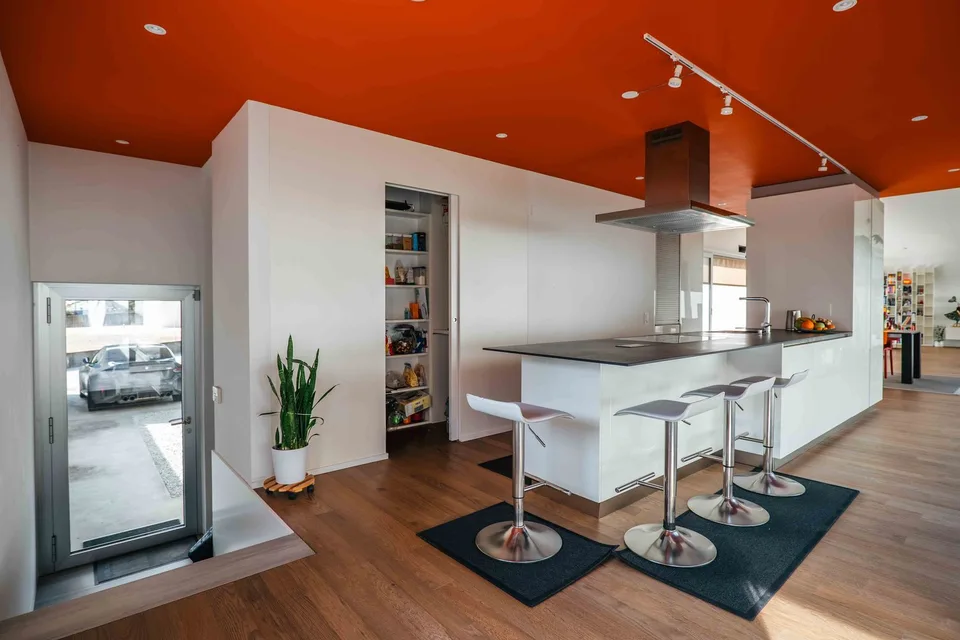 VENDESI A CRESCIANO - MODERNA E AMPIA VILLA DI 5.5 LOCALI IN ZONA TRANQUILLA