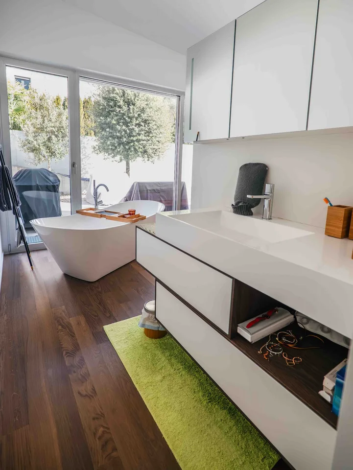 Villa moderne et spacieuse de 5.5 pièces dans un quartier calme à Cresciano – photo 8 sur 46