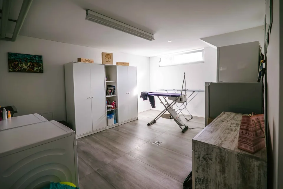 Villa moderne et spacieuse de 5.5 pièces dans un quartier calme à Cresciano – photo 13 sur 46