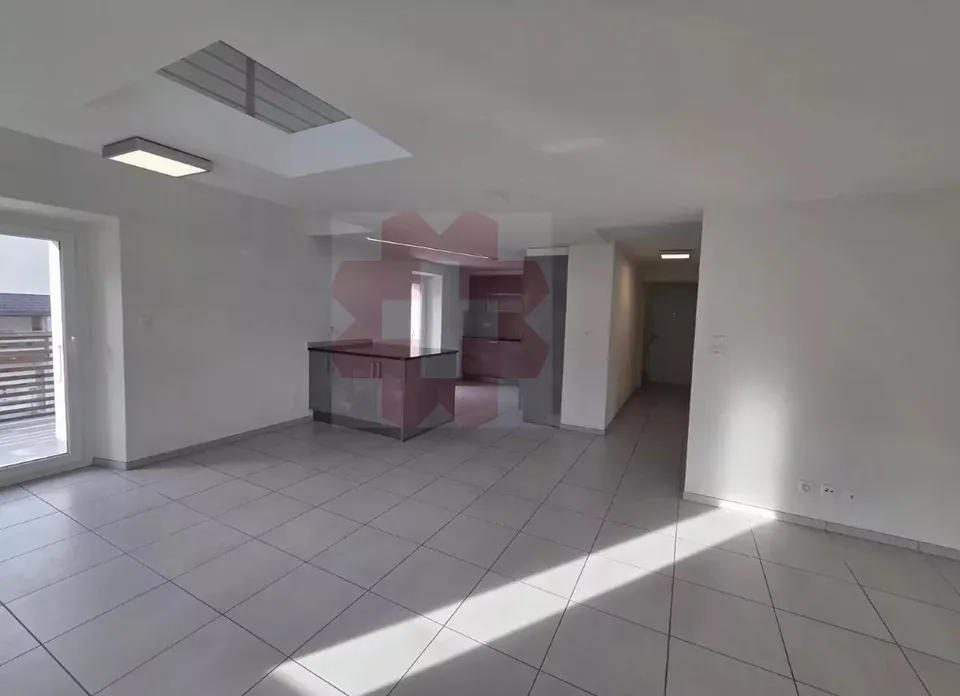 Dachgeschoß-Duplex 4.5 Zimmer im Zentrum von Leytron