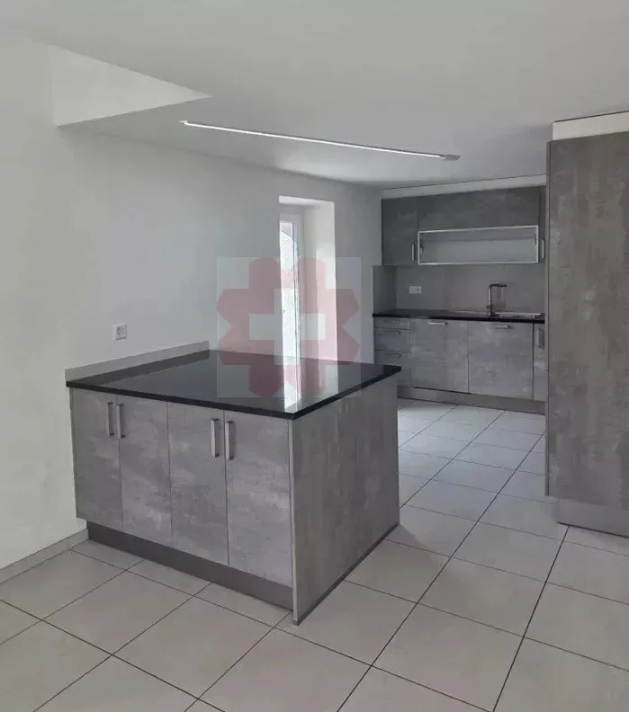 Dachgeschoß-Duplex 4.5 Zimmer im Zentrum von Leytron