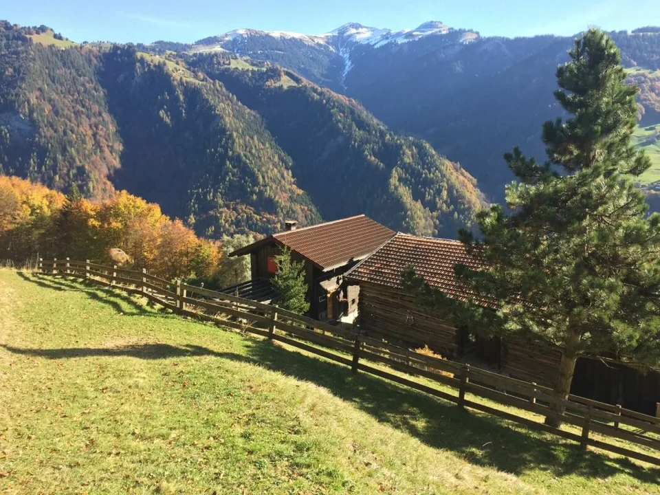 Maiensäss "Alpenglück" mit Stall
