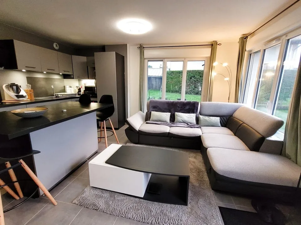 Appartement T2 avec jardin de 103 m2 - Cranves Sales
