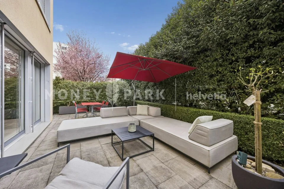 4,5-(5,5) locali con grande giardino e molta privacy