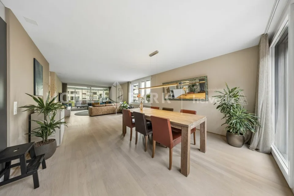 4,5-(5,5) locali con grande giardino e molta privacy