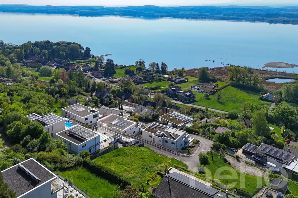 Architektenvilla mit Panoramablick auf den See und die Berge – Foto 17 von 21