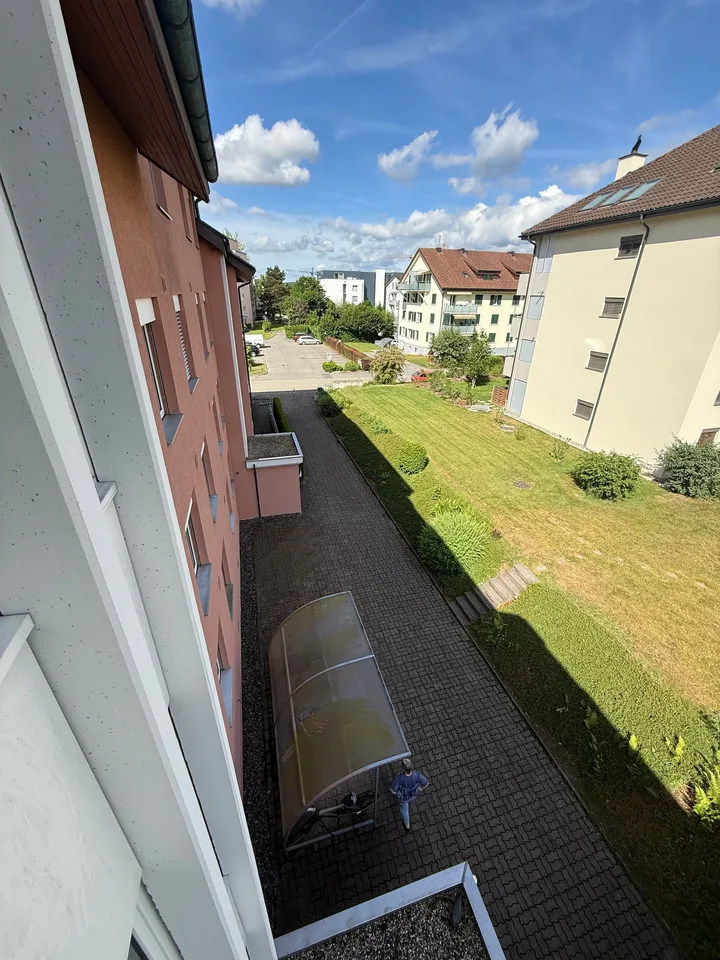 Appartamento attico di 5,5 locali ristrutturato con vista panoramica a Küngoldingen – foto 29 di 35