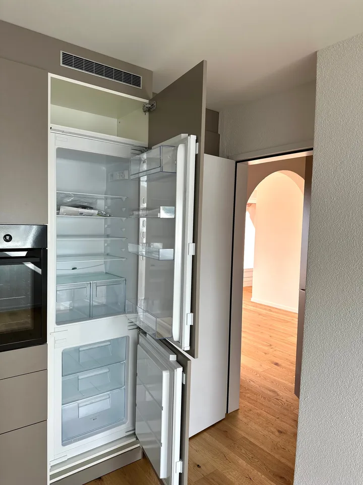 Appartamento attico di 5,5 locali ristrutturato con vista panoramica a Küngoldingen – foto 13 di 35