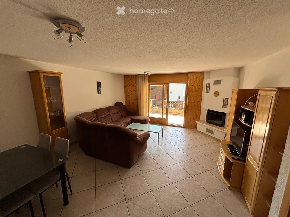 Charmantes 2.5-Zimmer-Wohnung in Ovronnaz – schöner Balkon und Kamin