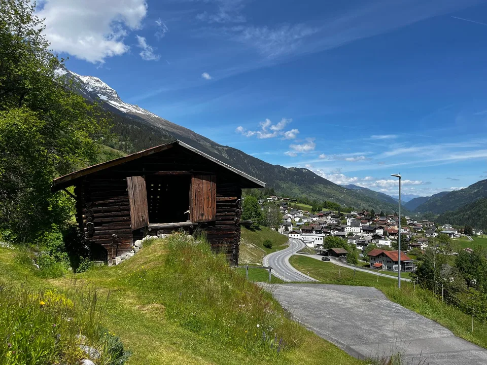 Casa colonica con due fabbricati e panorama montano a Rabius – foto 7 di 20