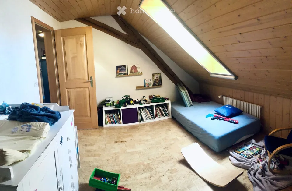Charming 3.5-room attic apartment in a quiet location in Rüedisbach