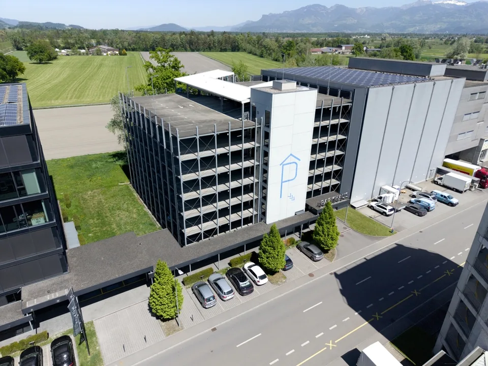 Superficie al pianterreno rappresentativa con 1'164 m²