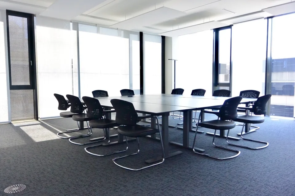 Repräsentative Erdgeschoss-Fläche mit 1'164 m² – Foto 10 von 13