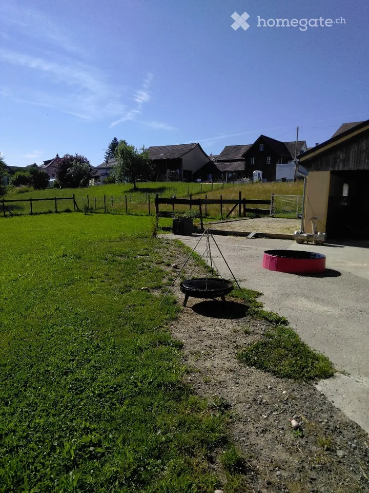 Bauernhaus, Pferdestall, Scheune mit 4000m2 Land