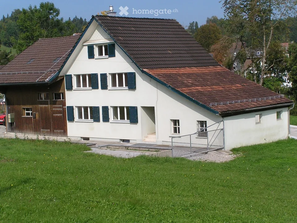 Bauernhaus, Pferdestall, Scheune mit 4000m2 Land
