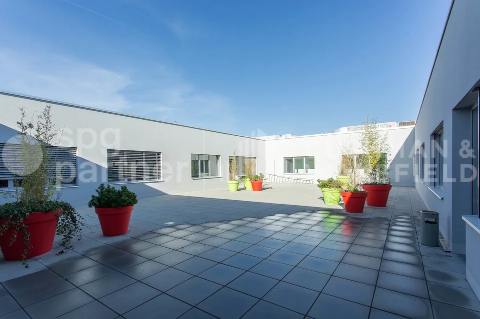 Grenet 21 - Modern offices with terrace – photo 12 of 13