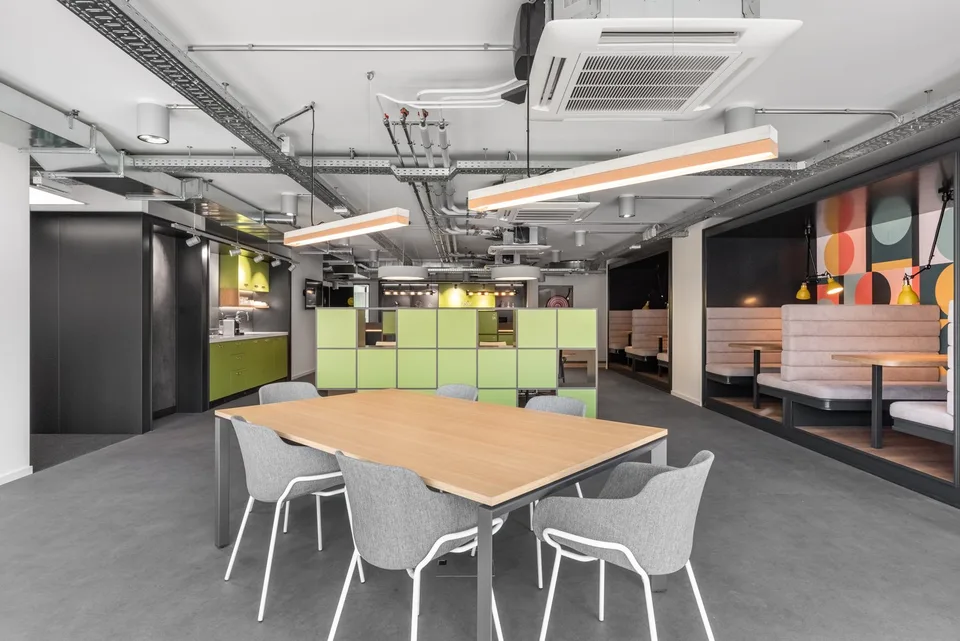 Büro für 5 Personen bei Regus Bessieres
