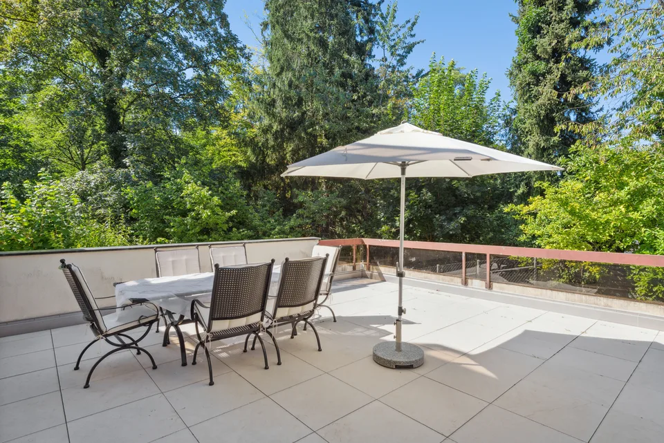 Seltenheit mit Waldblick! Maisonette-Wohnung auf dem Zürichberg