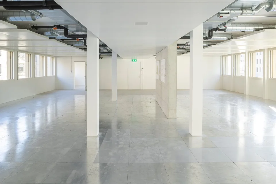 Spazi esclusivi per uffici in un edificio commerciale appena ristrutturato