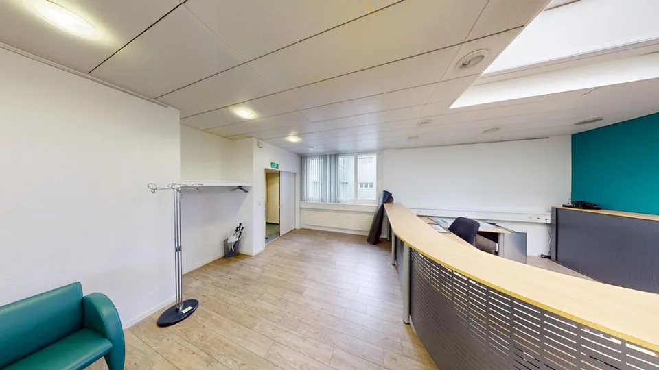 Surface de bureau prête à être occupée à Zürich Altstetten