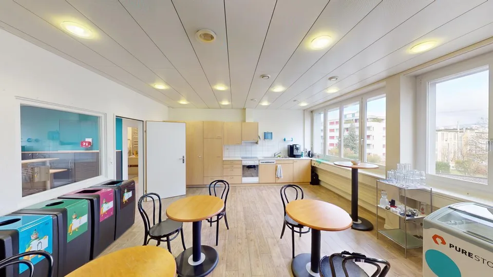 Surface de bureau prête à être occupée à Zürich Altstetten