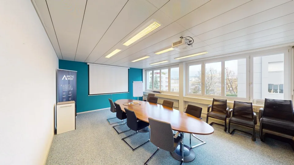 Surface de bureau prête à être occupée à Zürich Altstetten