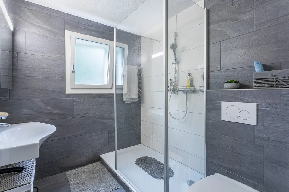 Helles 4.5-Zimmer-Wohnung mit Balkon und Parkplatz in Onnens