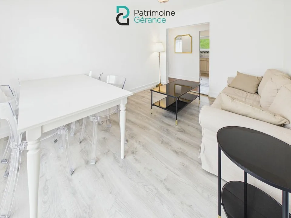 Situato in modo ideale! Appartamento di 4.0 locali