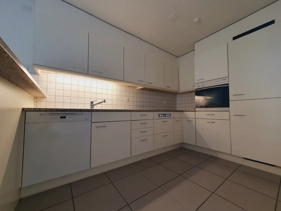 Grosszügige Wohnung auf 2 Etagen mit eigenem Gärtli