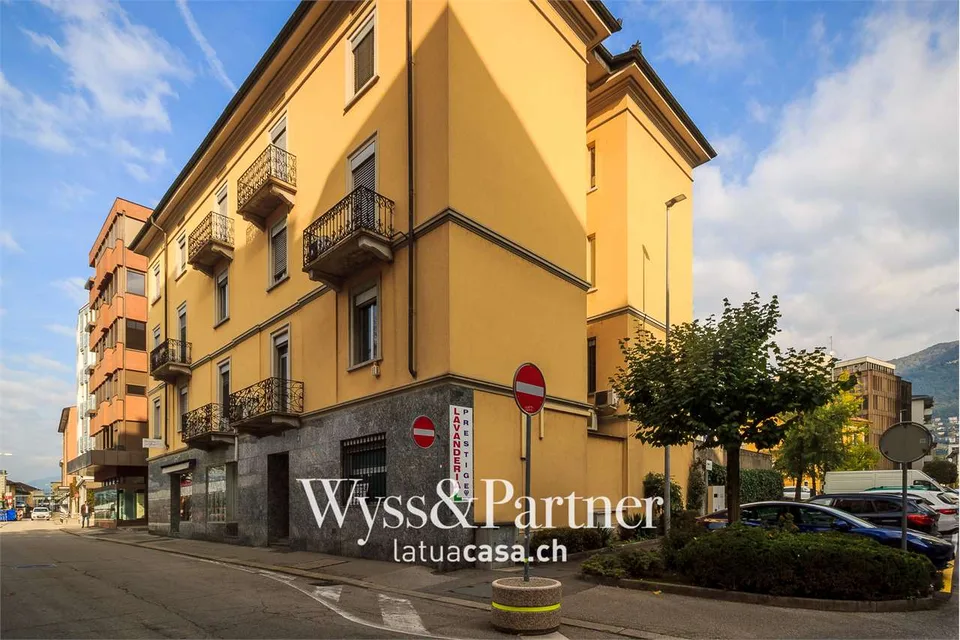 Chiasso, bureau de 150 m² + local séparé