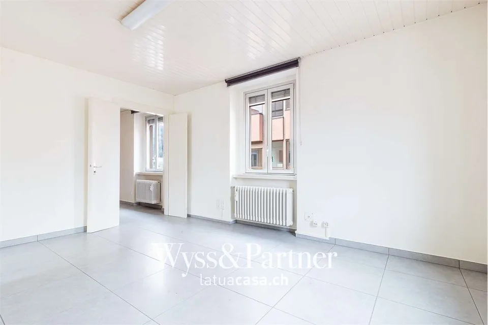 Chiasso, bureau de 150 m² + local séparé – photo 6 sur 10