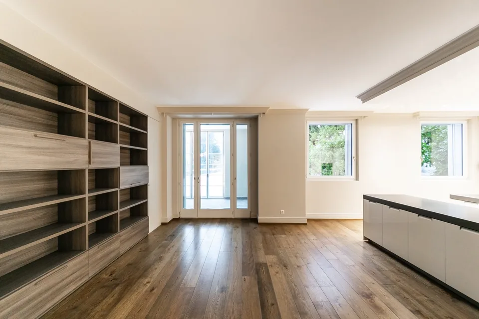 COLLINA D'ORO - AFFITTASI INCANTEVOLE APPARTAMENTO CON GIARDINO PRIVATO E VISTA LAGO (rif. 001)