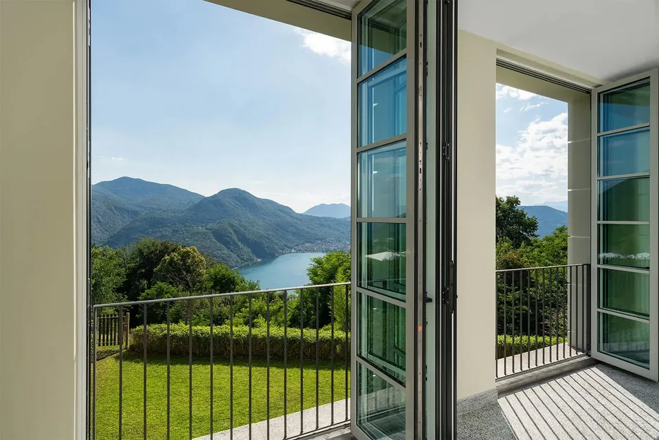 COLLINA D'ORO - AFFITTASI INCANTEVOLE APPARTAMENTO CON GIARDINO PRIVATO E VISTA LAGO (rif. 001) – foto 16 di 19