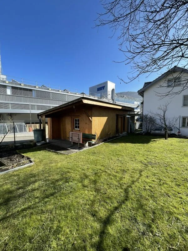 Hobby-Gartenhaus mit Beete zu vermieten