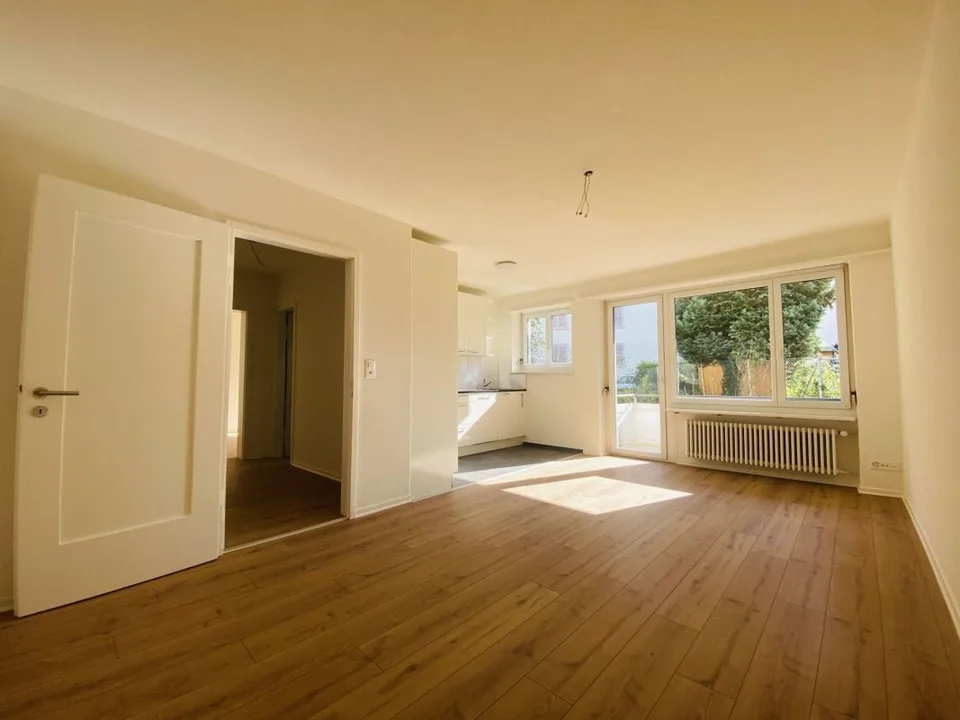 Total renovierte 2.5-Zimmer mit Balkon und Kellerabteil (1013)