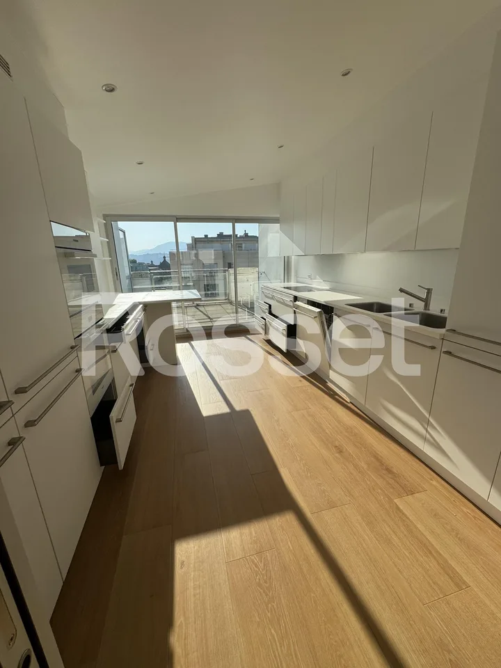 Wohnung mit 5 Zimmern im 6. Stock, ca. 220 m2