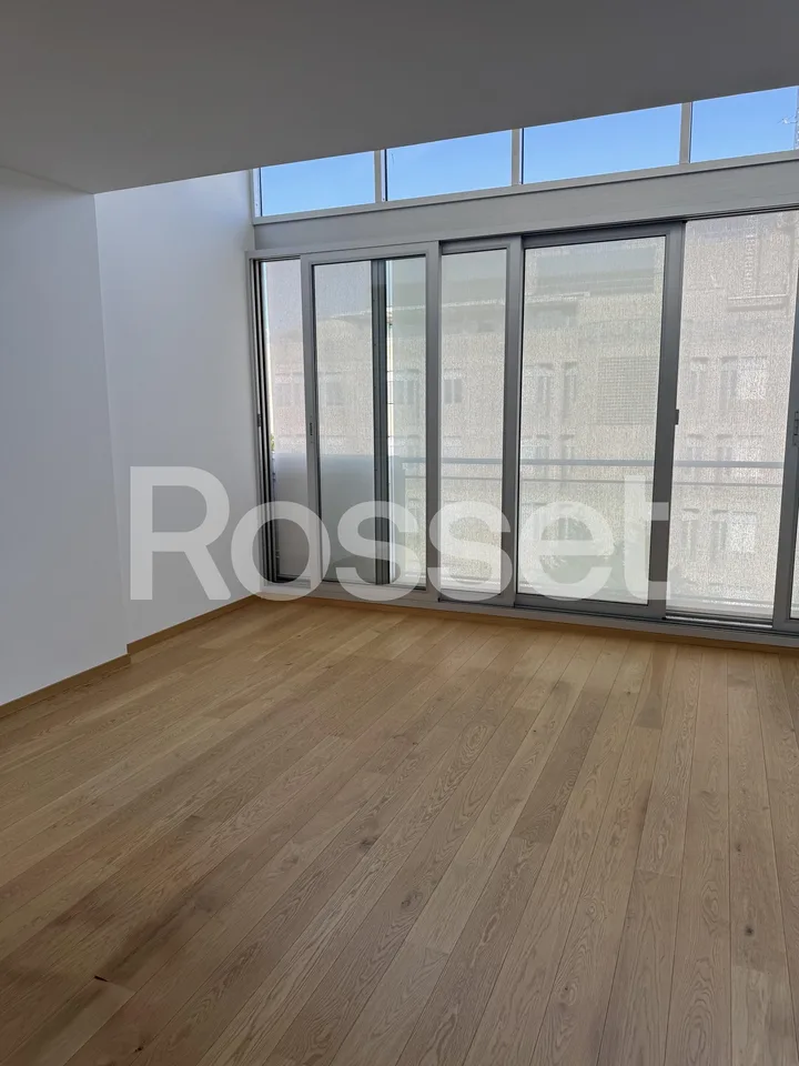 Wohnung mit 5 Zimmern im 6. Stock, ca. 220 m2
