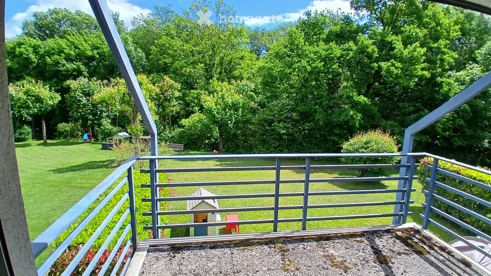 3 pièces à louer  94 m² avec balcon + parking intérieur