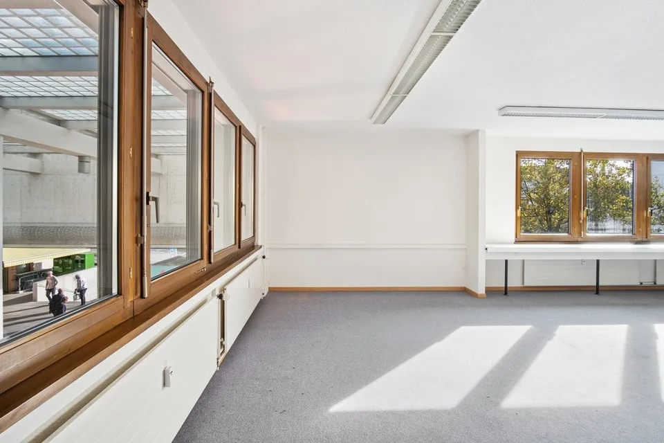 Büroräumlichkeiten im Herzen Schwerzenbach, Chimlimärt