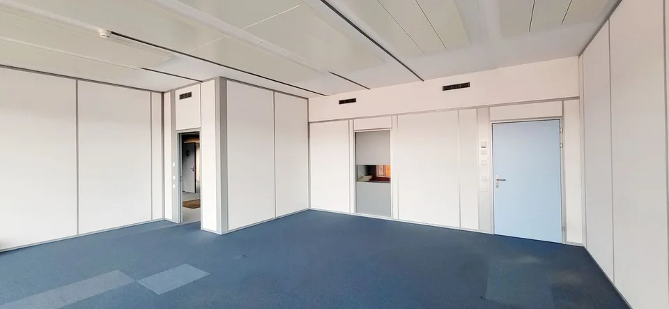 Fully built-out 56 m² in the ALTHARDHUB! – photo 8 of 11