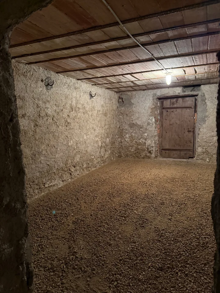 Ottimo cantina da affittare.