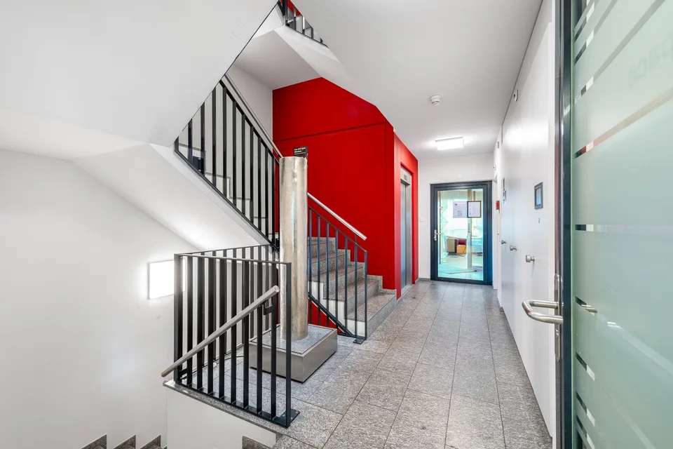 Immeuble de bureaux Inwilerried - Espace pour les visions. Salle pour votre entreprise.