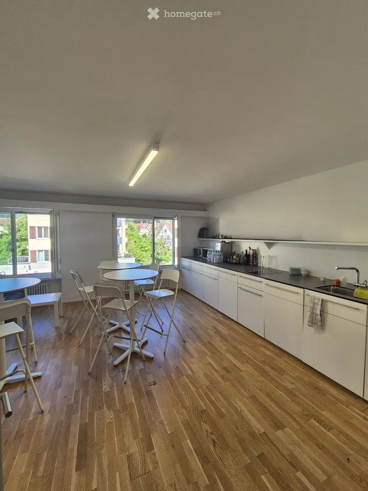 Studio luminoso / Ufficio creativo in posizione privilegiata a Zurigo-Wollishofen