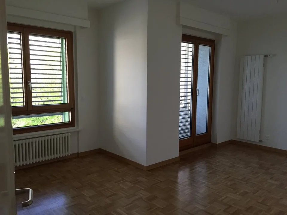 Beautiful apartment with lake view – photo 8 of 8