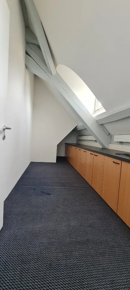 Environ 150 m2 d'espaces de bureaux au 6e étage